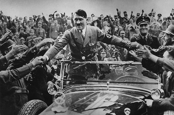 Hitler Oculto: Novena Legislatura Hitler_en_1933