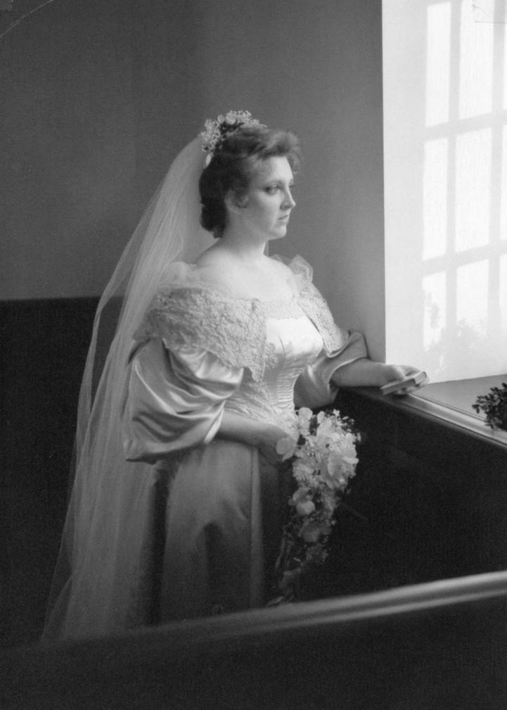 Ela foi a 11ª noiva da família a usar vestido de 122 anos - 8