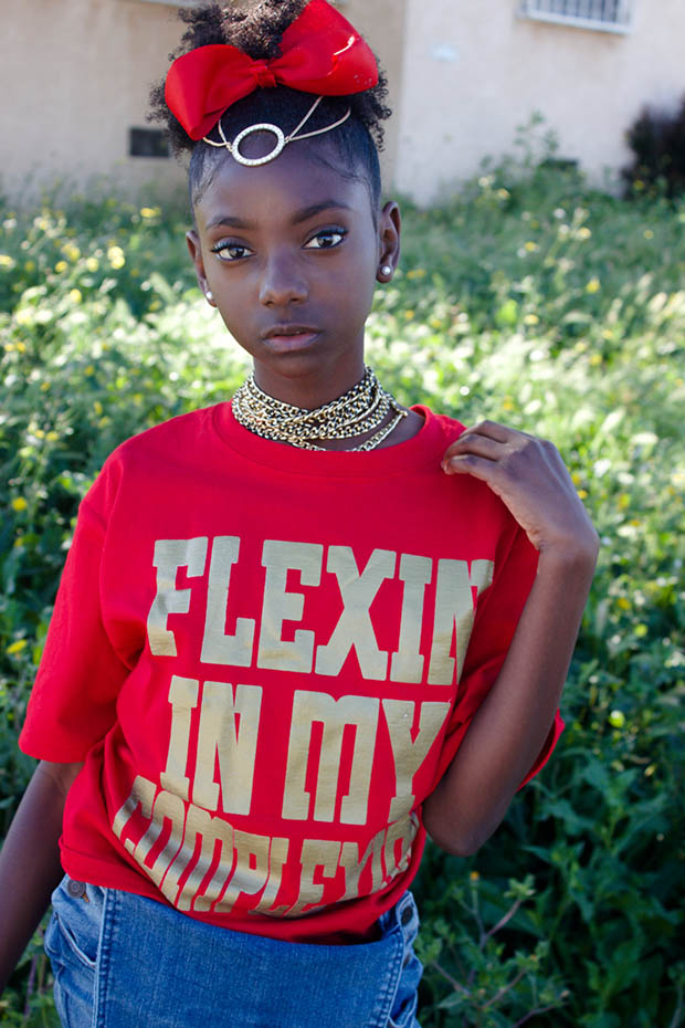 Garota cria sua própria marca de roupas para combater racismo - 1