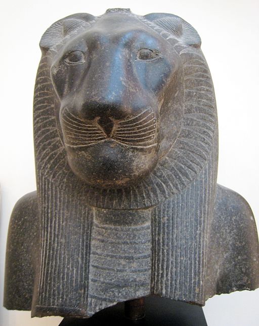 Encontradas 66 estátuas da deusa mais temida do Antigo Egito - 1